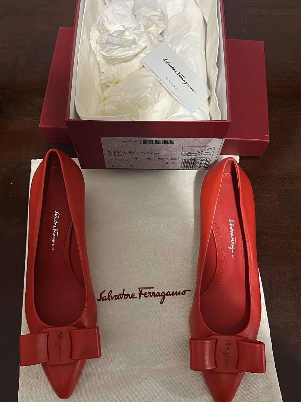 Salvatore Ferragamo Red Pointed-Toe Bow Leather Flats - Picture 7 of 8